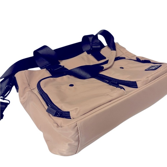 THE CARGO CATCHALL TOTE CAMEL with Black Accents in new conditions, screen pad - Picture 7 of 14